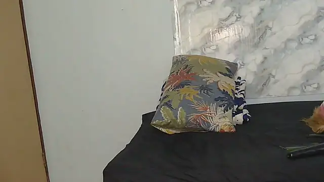 Snapshot of SexyZuluBarbie chatting on June 18, 2026, 10:09 am SexyZuluBarbie online show from June 18, 2026, 10:09 am