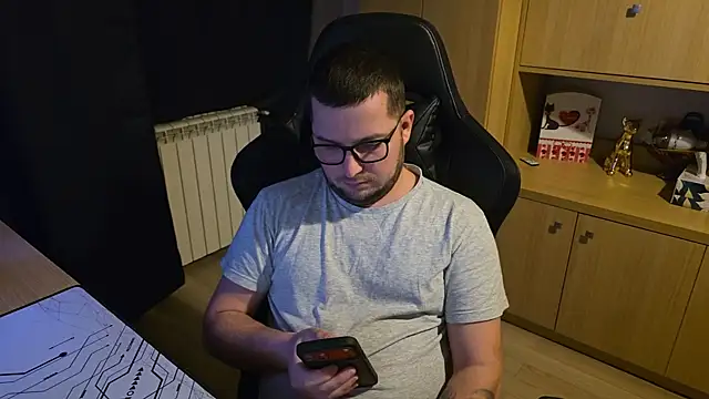 kevinnlovelly online show from February 5, 2026, 2:16 am