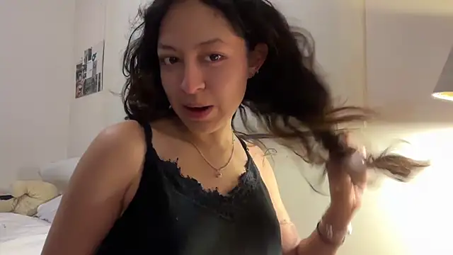 Snapshot of Alicatcua_ chatting on February 9, 2026, 3:10 am Alicatcua online show from February 9, 2026, 3:10 am