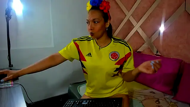 Valeria gil  online show from June 23, 2026, 3:54 pm