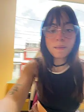 Mia fiire online show from December 13, 2025, 7:53 pm