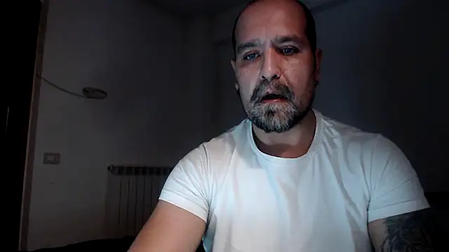 Snapshot of AMIRDIB2025 chatting on December 19, 2025, 11:23 pm AMIRDIB2025 online show from December 19, 2025, 11:23 pm