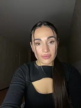 Snapshot of MonikaSi chatting on December 17, 2025, 7:53 pm MonikaSi online show from December 17, 2025, 7:53 pm