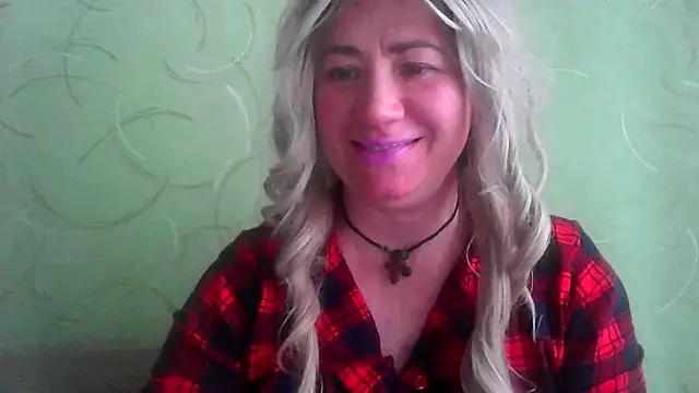Snapshot of ClaireShannon chatting on December 17, 2025, 9:48 am ClaireShannon online show from December 17, 2025, 9:48 am