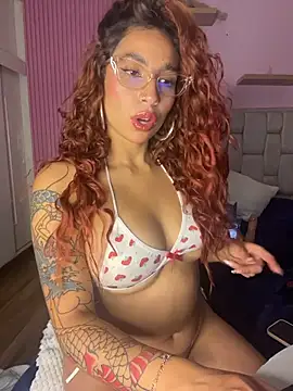 PrettyChloe  online show from July 1, 2026, 7:35 pm