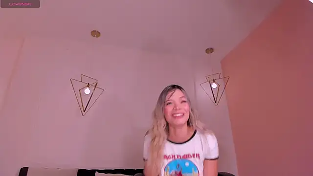 Snapshot of LisaFlowers_ chatting on June 12, 2026, 8:57 am LisaFlowers online show from June 12, 2026, 8:57 am