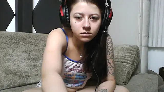 GabriellaManhas online show from January 18, 2026, 1:48 pm