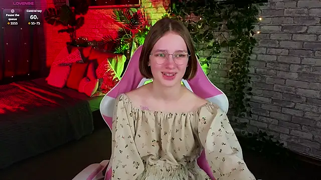 Mia Mooore online show from January 13, 2026, 1:27 pm