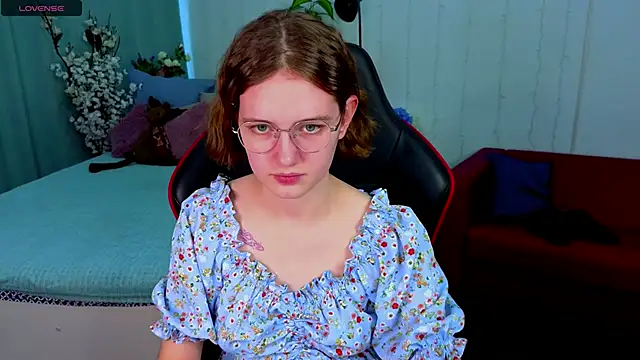 Mia Mooore online show from March 10, 2026, 1:16 pm