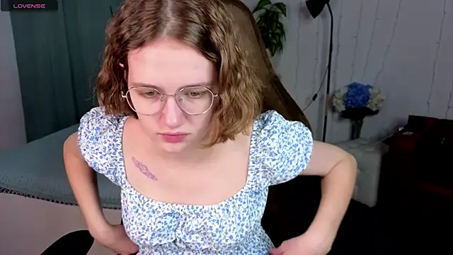 Mia Mooore online show from March 14, 2026, 1:16 pm