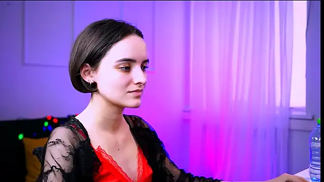 KateWillows online show from February 20, 2026, 6:26 am