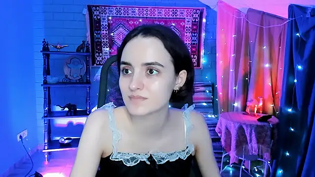 KateWillows online show from March 13, 2026, 7:04 am