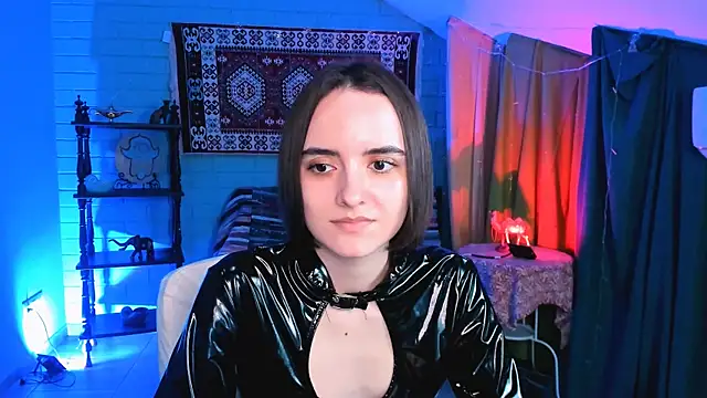 KateWillows online show from May 1, 2026, 8:52 am