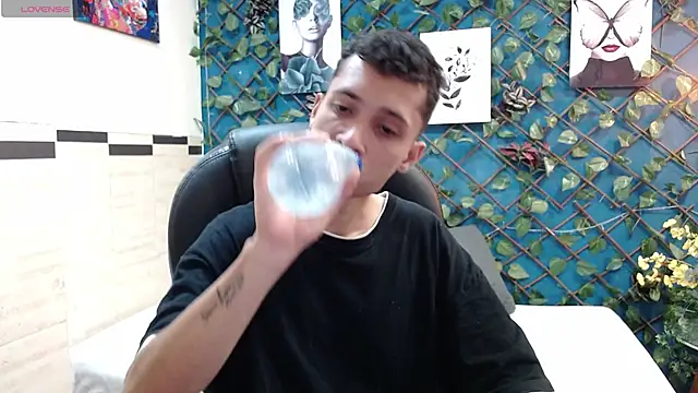 Snapshot of LucassSmith11 chatting on May 13, 2026, 8:16 pm LucassSmith11 online show from May 13, 2026, 8:16 pm