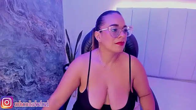 Snapshot of MHONIKBELUCCI chatting on July 9, 2026, 11:14 am MHONIKBELUCCI online show from July 9, 2026, 11:14 am