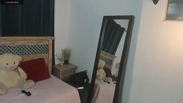 Snapshot of Amaia_Monroe chatting on June 2, 2026, 4:58 am Amaia Monroe online show from June 2, 2026, 4:58 am