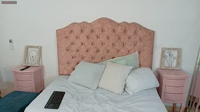 Snapshot of Amaia_Monroe chatting on June 6, 2026, 7:13 am Amaia Monroe online show from June 6, 2026, 7:13 am