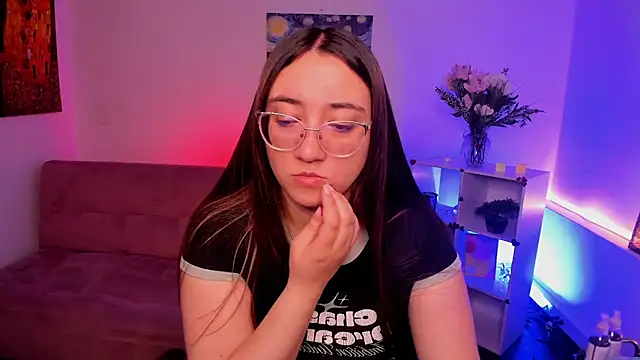 SwettieSammy online show from June 26, 2026, 12:42 pm