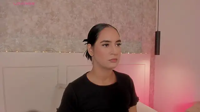 Emily luve online show from June 26, 2026, 11:36 am
