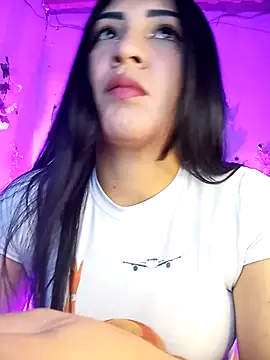 Emy cutee online show from February 12, 2026, 1:17 pm