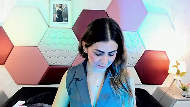 AriaRous online show from April 29, 2026, 5:30 pm