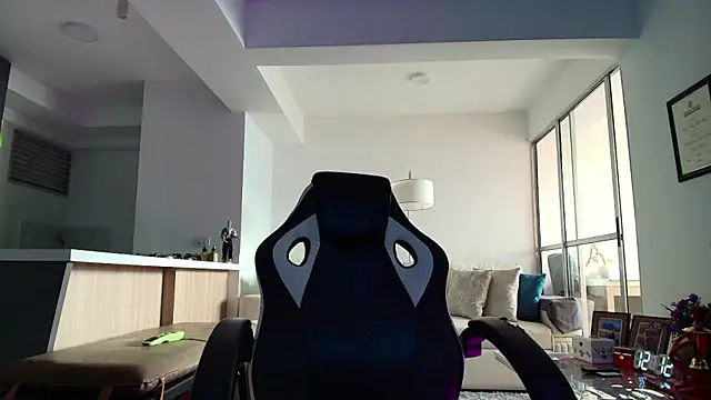 liorvante online show from February 12, 2026, 1:39 pm