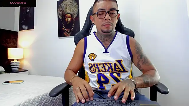 Snapshot of BASTIAN_NICOLAS_ chatting on January 8, 2026, 9:17 pm BASTIAN NICOLAS online show from January 8, 2026, 9:17 pm