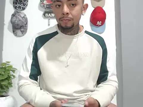 Snapshot of BASTIAN_NICOLAS_ chatting on February 1, 2026, 1:04 am BASTIAN NICOLAS online show from February 1, 2026, 1:04 am