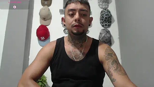 Snapshot of BASTIAN_NICOLAS_ chatting on February 10, 2026, 8:46 pm BASTIAN NICOLAS online show from February 10, 2026, 8:46 pm