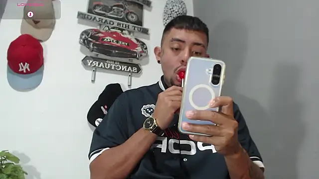 Snapshot of BASTIAN_NICOLAS_ chatting on February 16, 2026, 9:33 pm BASTIAN NICOLAS online show from February 16, 2026, 9:33 pm