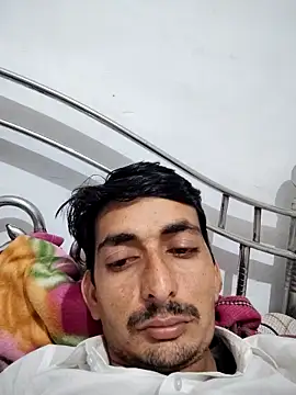 Snapshot of TwinklyBasket897 chatting on December 4, 2025, 4:59 pm TwinklyBasket897 online show from December 4, 2025, 4:59 pm