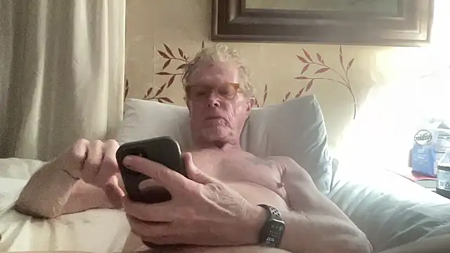 Tom03276 online show from January 15, 2026, 4:28 am