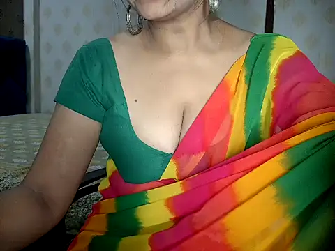 Hotronita123 online show from June 11, 2026, 5:11 pm