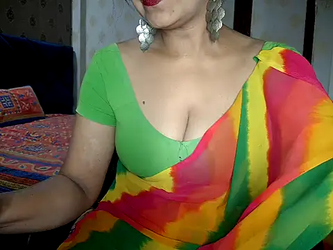 Hotronita123 online show from June 15, 2026, 5:37 pm