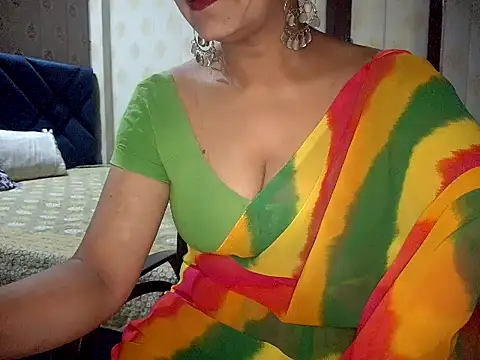 Hotronita123 online show from July 5, 2026, 10:33 am