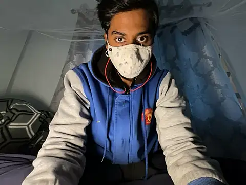 hunterboy2001 online show from December 18, 2025, 9:04 am