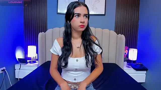 Miia cute18 online show from December 3, 2025, 11:41 am