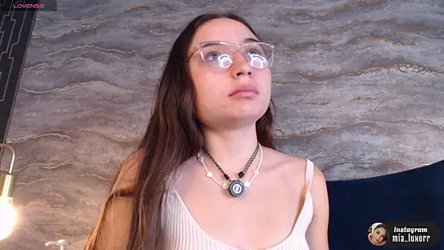 Mia Luxor online show from July 9, 2026, 12:09 pm