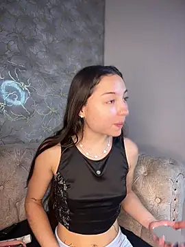 Mia Luxor online show from July 17, 2026, 11:39 am