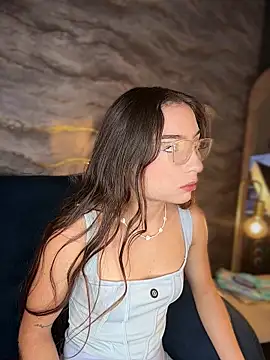 Mia Luxor online show from July 19, 2026, 11:36 am