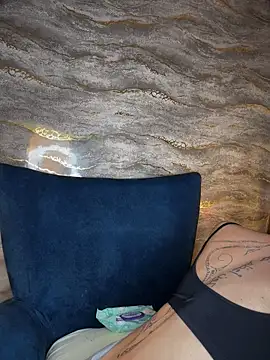 Mia Luxor online show from July 27, 2026, 11:39 am