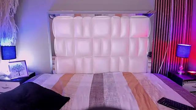 xCharlotte 20 online show from March 13, 2026, 8:37 pm