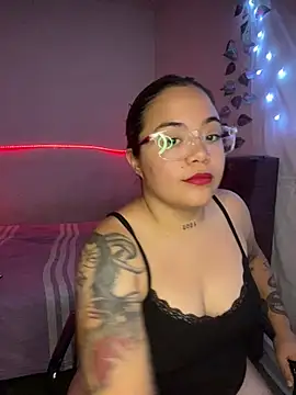 Lindalatina2001 online show from January 14, 2026, 12:05 am