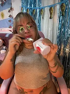 Lindalatina2001 online show from July 1, 2026, 6:40 pm