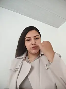 Julia-Blair online show from May 1, 2026, 4:44 pm