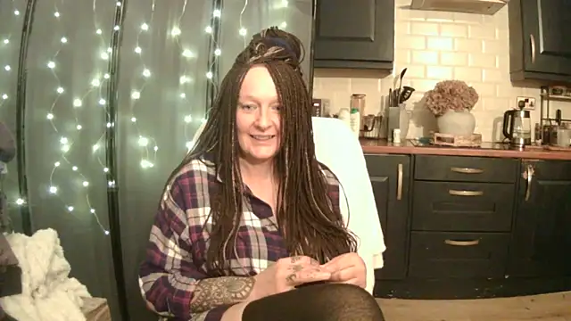 pixxiexo online show from December 22, 2025, 5:26 am