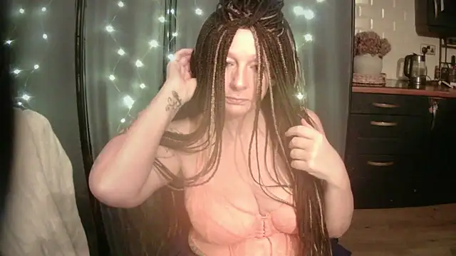 pixxiexo online show from January 8, 2026, 12:57 am