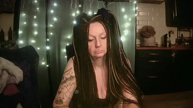 pixxiexo online show from February 18, 2026, 12:06 am