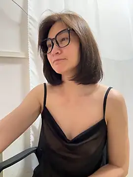 Snapshot of A-ZJunn chatting on February 28, 2026, 1:01 pm A-ZJunn online show from February 28, 2026, 1:01 pm