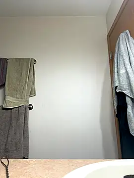 Snapshot of 1966biker chatting on December 20, 2025, 5:42 pm 1966biker online show from December 20, 2025, 5:42 pm